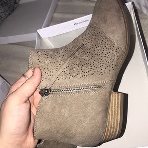 NIB SUPER CUTE BOOTIES